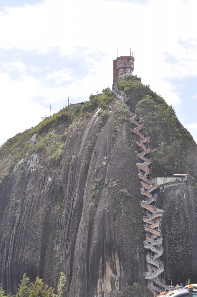 el penol guatape medellin colombia