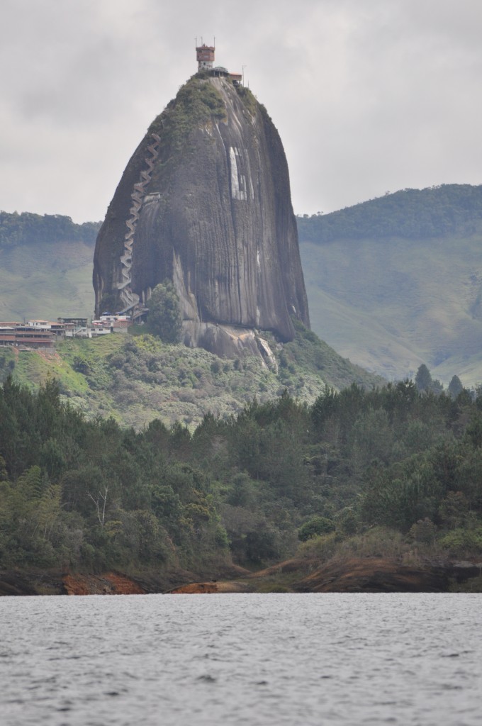 el piedra de penol el penol guatape colombia