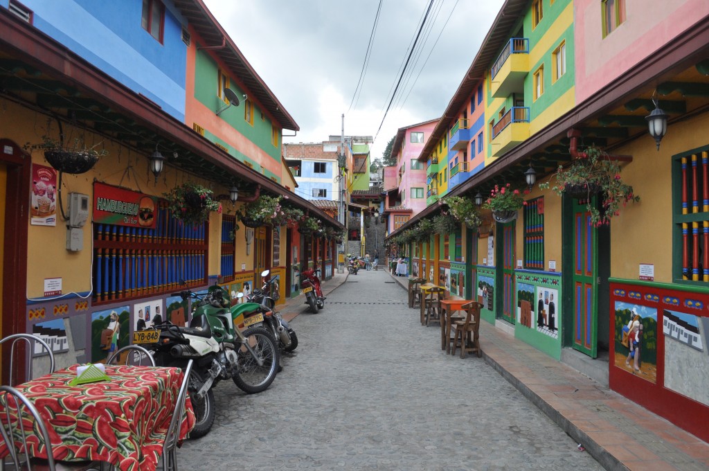 guatape colombia medellin day trip