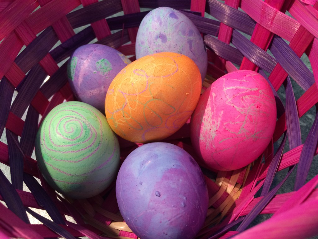 dying easter eggs easy simple