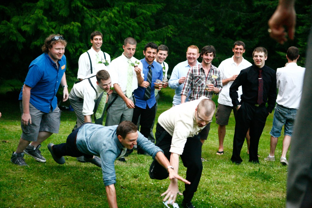 outdoor wedding garter toss