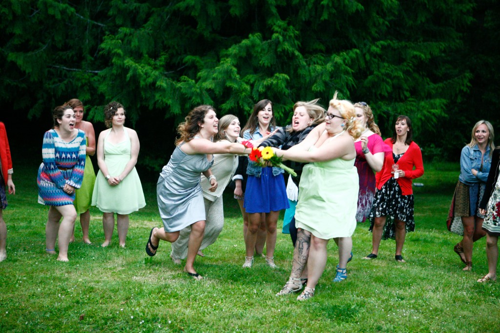 outdoor wedding bouquet toss