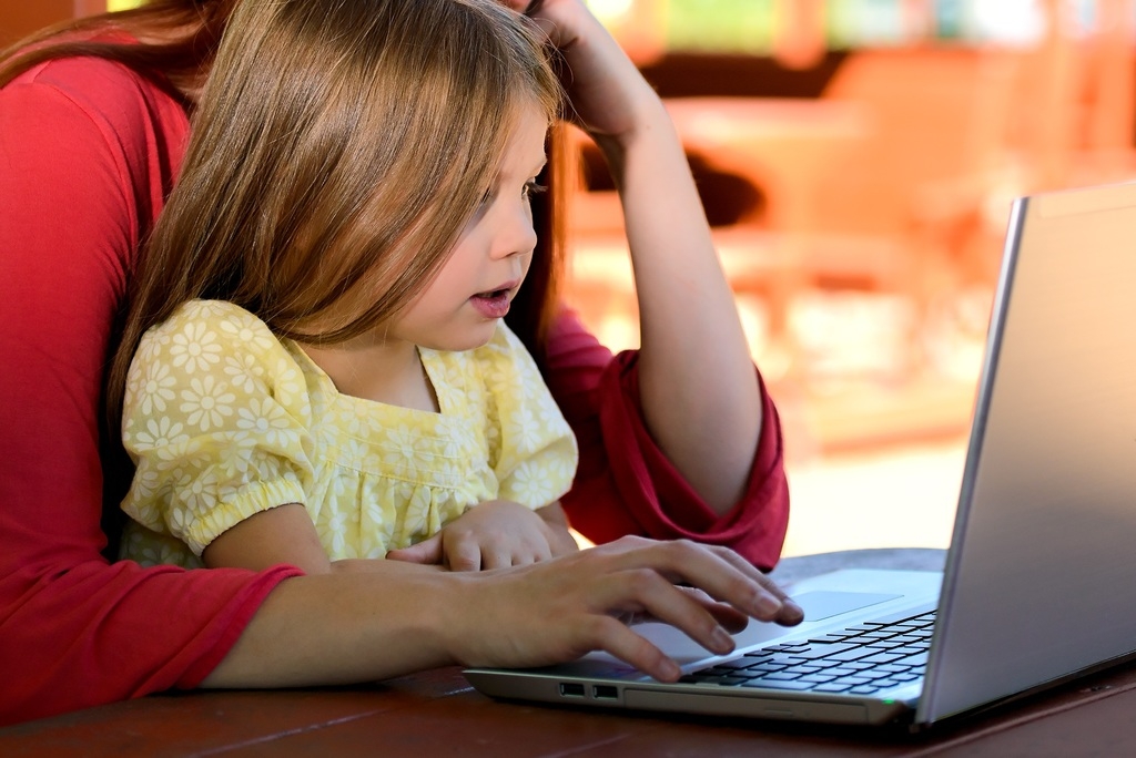 how to keep kids safe online